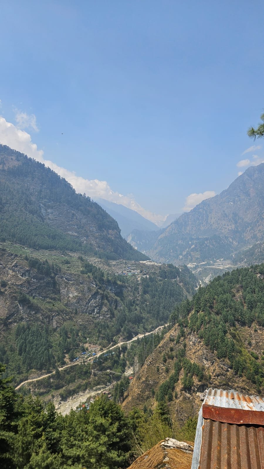 Abstieg von Bimthang über Goa nach Dharapani